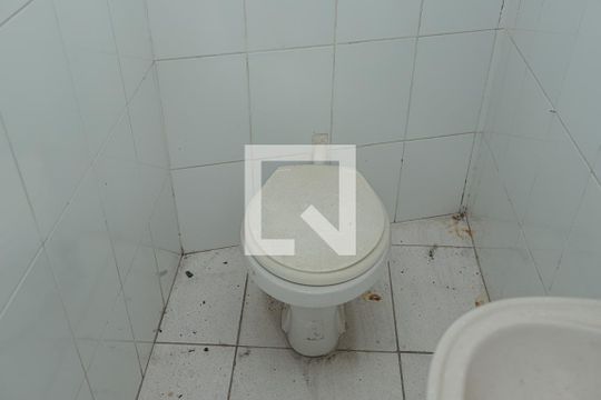 Banheiro de Serviço 2 de casa à venda com 2 quartos, 103m² em Alto de Pinheiros, São Paulo