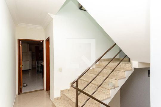 Corredor de casa à venda com 3 quartos, 200m² em Vila Primavera, São Paulo