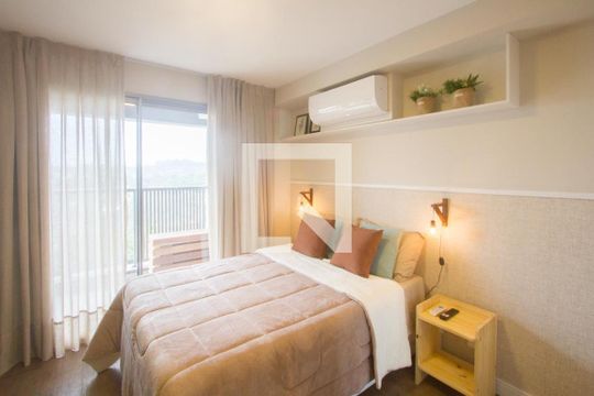 Sala/Quarto de apartamento para alugar com 1 quarto, 25m² em Santo Amaro, São Paulo