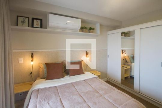 Sala/Quarto de apartamento para alugar com 1 quarto, 25m² em Santo Amaro, São Paulo