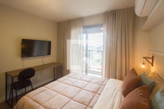 Sala/Quarto de apartamento para alugar com 1 quarto, 25m² em Santo Amaro, São Paulo