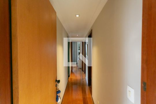 Corredor de apartamento para alugar com 3 quartos, 245m² em Cidade Nova, Belo Horizonte