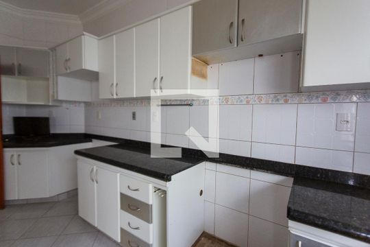 Cozinha de casa para alugar com 4 quartos, 280m² em Morada da Colina, Uberlândia