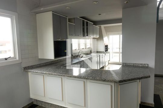 Cozinha de apartamento à venda com 4 quartos, 374m² em Jardim Lindóia, Porto Alegre