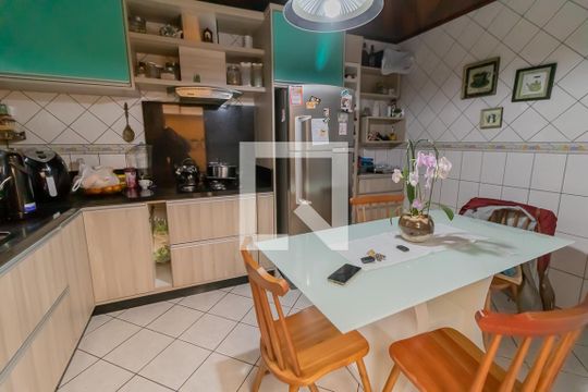 Cozinha de casa à venda com 3 quartos, 190m² em Scharlau, São Leopoldo