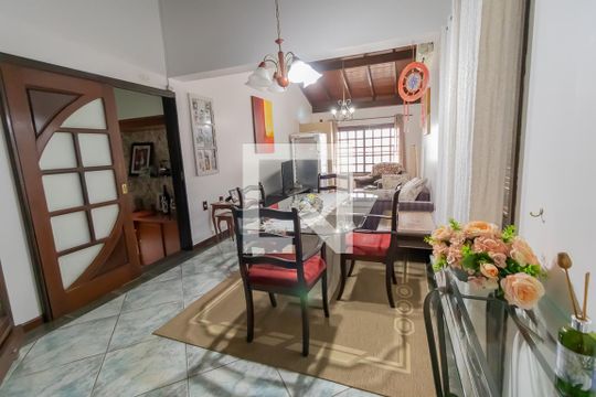 Sala de casa à venda com 3 quartos, 190m² em Scharlau, São Leopoldo