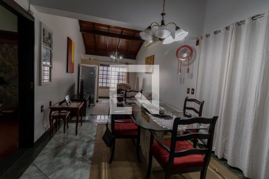 Sala de casa à venda com 3 quartos, 190m² em Scharlau, São Leopoldo