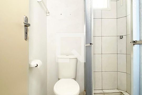 Banheiro de apartamento à venda com 2 quartos, 46m² em Campina, São Leopoldo