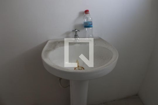 Banheiro de apartamento à venda com 2 quartos, 54m² em Taquara, Rio de Janeiro