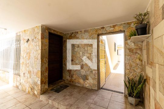 Entrada de casa à venda com 3 quartos, 210m² em Vila Gumercindo , São Paulo
