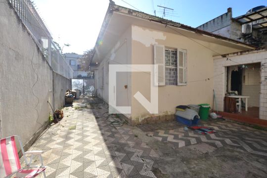 Área Externa de casa à venda com 4 quartos, 100m² em Santo Antônio, Porto Alegre
