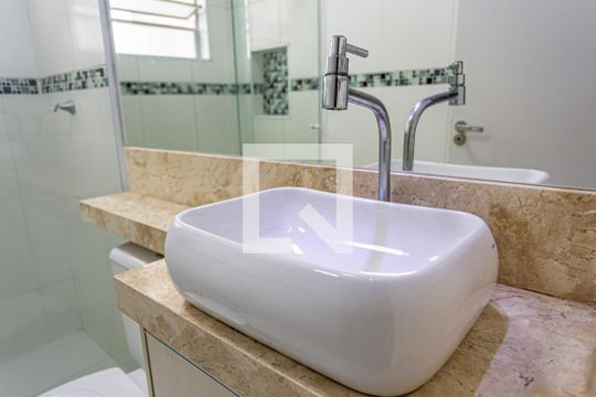 Detalhe do Banheiro de apartamento à venda com 2 quartos, 47m² em Vila Homero Thon, Santo André