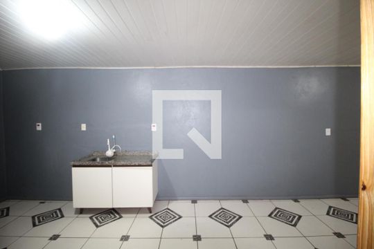 Sala/Cozinha de casa para alugar com 3 quartos, 220m² em Rubem Berta, Porto Alegre