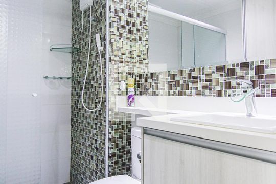 Banheiro  de apartamento à venda com 1 quarto, 33m² em Jardim Santa Terezinha (zona Leste), São Paulo
