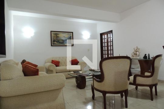 Sala de casa para alugar com 6 quartos, 366m² em Freguesia (jacarepaguá), Rio de Janeiro
