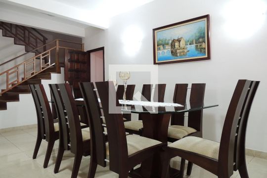 Sala de casa para alugar com 6 quartos, 366m² em Freguesia (jacarepaguá), Rio de Janeiro