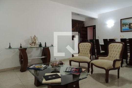 Sala de casa para alugar com 6 quartos, 366m² em Freguesia (jacarepaguá), Rio de Janeiro