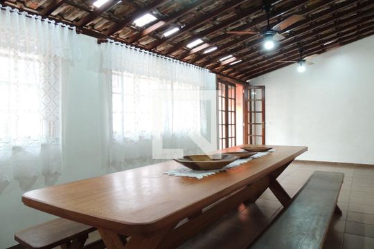 Detalhe de casa para alugar com 6 quartos, 366m² em Freguesia (jacarepaguá), Rio de Janeiro