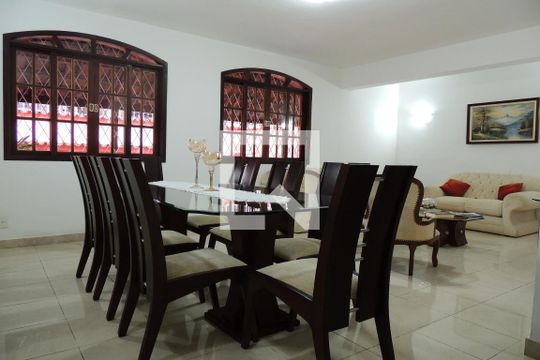 Sala de casa para alugar com 6 quartos, 366m² em Freguesia (jacarepaguá), Rio de Janeiro