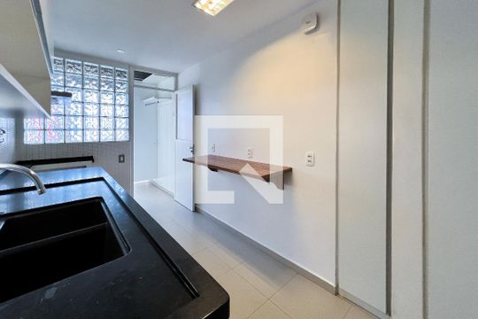 Cozinha de apartamento à venda com 3 quartos, 147m² em Jardim Paulista, São Paulo