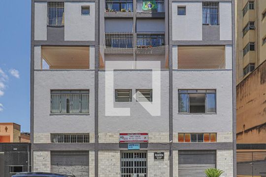 Fachada de apartamento para alugar com 2 quartos, 63m² em Sagrada Família, Belo Horizonte