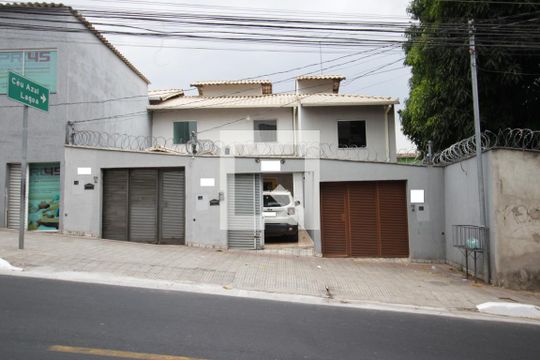Fachada de casa à venda com 2 quartos, 120m² em Jardim Leblon, Belo Horizonte