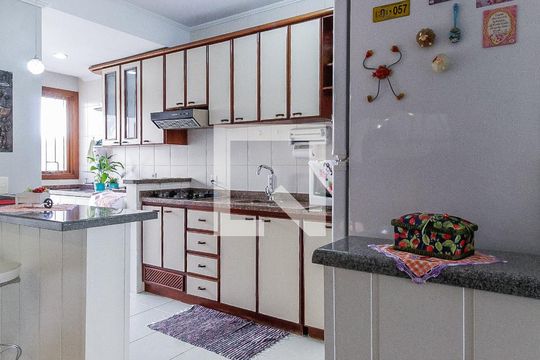 Cozinha de casa à venda com 3 quartos, 225m² em Jardim Itu, Porto Alegre