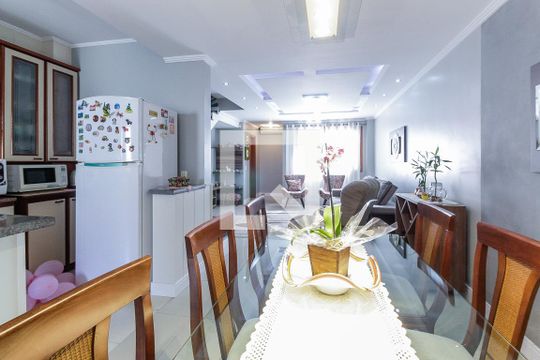 Sala de casa à venda com 3 quartos, 225m² em Jardim Itu, Porto Alegre