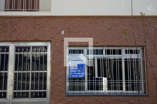 Fachada de casa para alugar com 4 quartos, 122m² em Vila Canero, São Paulo