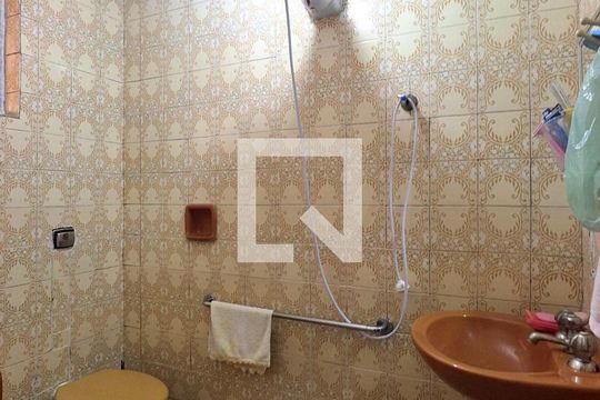 Banheiro 1 de casa à venda com 3 quartos, 300m² em Jardim Santo Alberto, Santo André