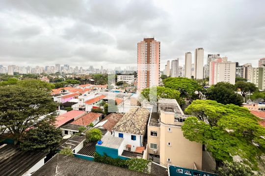 Vista de apartamento à venda com 2 quartos, 68m² em Vila Olímpia, São Paulo