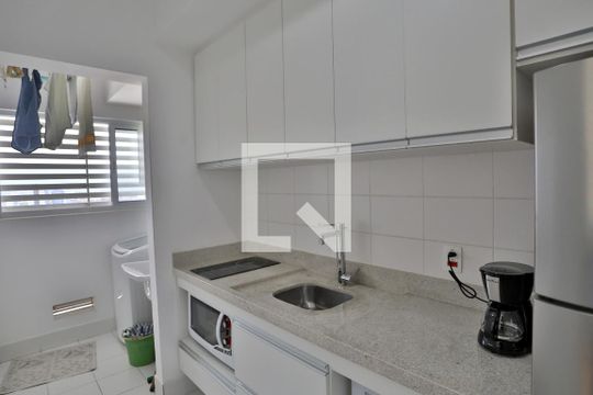 Cozinha de apartamento para alugar com 1 quarto, 47m² em Boqueirão, Santos