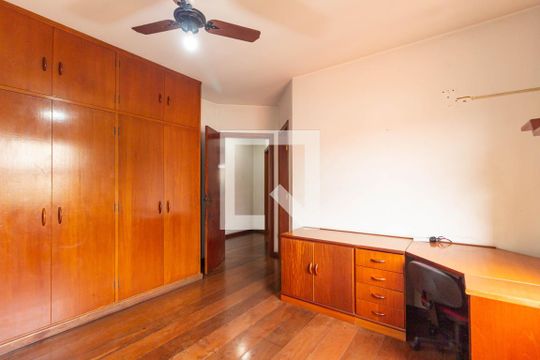 Suíte 3 de casa para alugar com 5 quartos, 400m² em Jardim das Vertentes, São Paulo