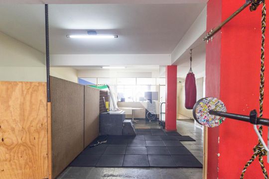 Garagem de casa para alugar com 5 quartos, 400m² em Jardim das Vertentes, São Paulo
