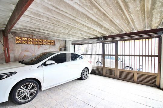 Garagem de casa à venda com 3 quartos, 180m² em Assunção, São Bernardo do Campo