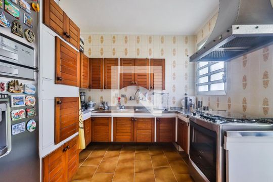 Cozinha de casa para alugar com 3 quartos, 187m² em Pinheiros, São Paulo