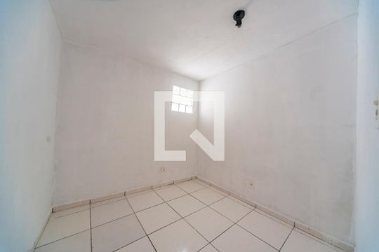 Quarto 1 de casa para alugar com 2 quartos, 50m² em Jardim do Estádio, Santo André