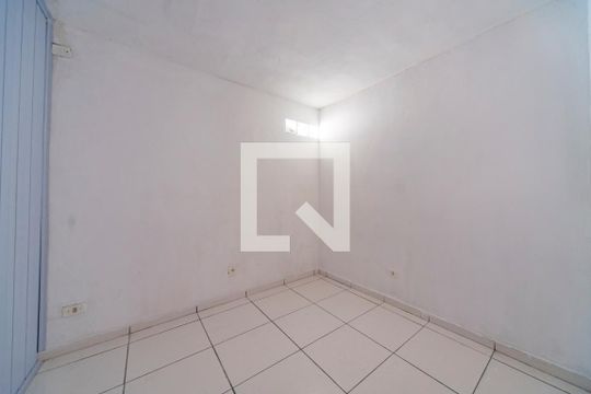 Quarto 2 de casa para alugar com 2 quartos, 50m² em Jardim do Estádio, Santo André