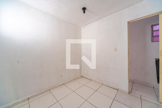Quarto 1 de casa para alugar com 2 quartos, 50m² em Jardim do Estádio, Santo André
