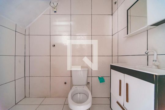 Banheiro  de casa para alugar com 2 quartos, 50m² em Jardim do Estádio, Santo André