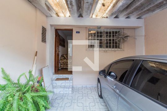 Garagem de casa à venda com 2 quartos, 90m² em Jardim Monte Kemel, São Paulo