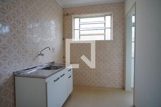 Cozinha de apartamento à venda com 2 quartos, 55m² em Humaitá, Porto Alegre