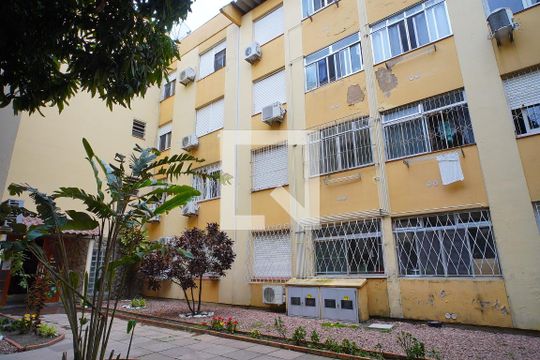Fachada do bloco de apartamento à venda com 2 quartos, 55m² em Humaitá, Porto Alegre