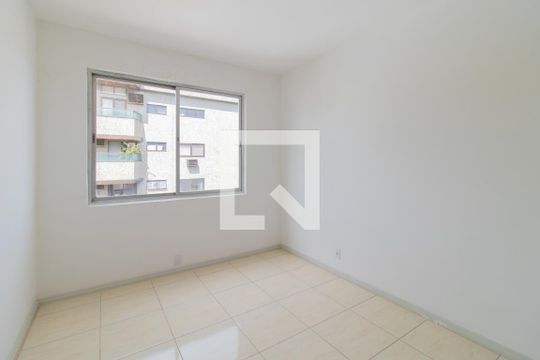 Sala de apartamento à venda com 2 quartos, 56m² em Menino Deus, Porto Alegre