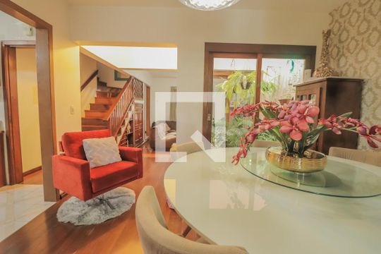 Sala de casa à venda com 4 quartos, 320m² em Jardim America, São Leopoldo