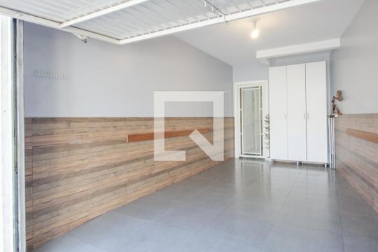 Garagem de casa à venda com 4 quartos, 225m² em Passo das Pedras, Porto Alegre