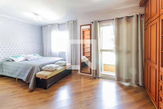 Suíte de casa à venda com 4 quartos, 225m² em Passo das Pedras, Porto Alegre