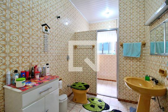 Banheiro de casa à venda com 2 quartos, 180m² em Campestre, Santo André