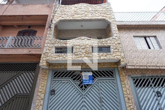 Fachada  de casa à venda com 3 quartos, 225m² em Conceição, Diadema