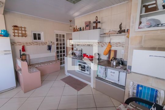 Garagem de casa à venda com 2 quartos, 230m² em Feitoria, São Leopoldo